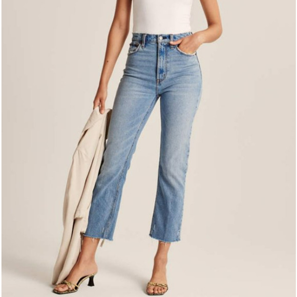 ABERCROMBIE & FITCH Curve Love High Rise Mom Jean Size 24 - Picture 1 of 7